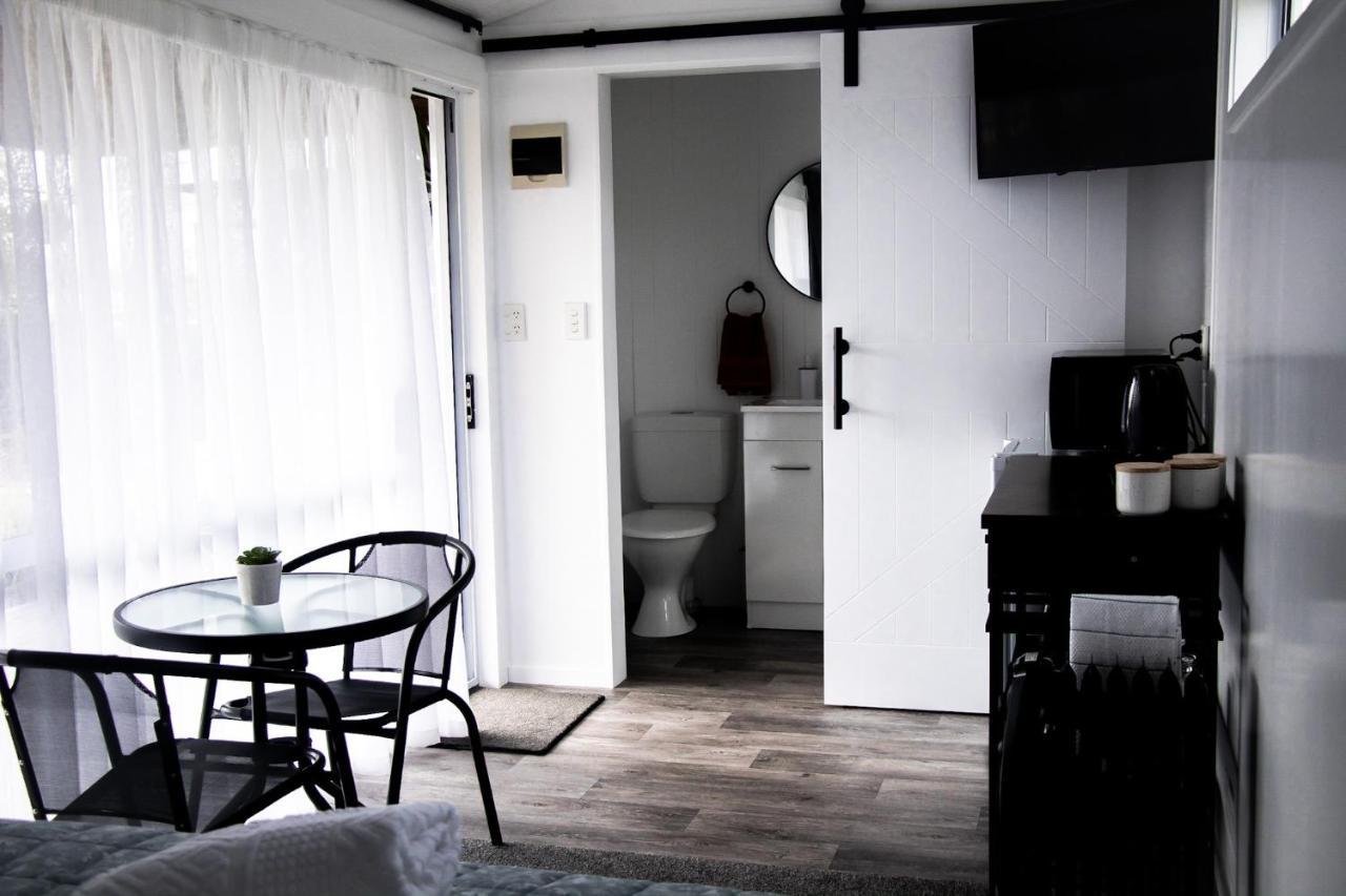Rustic Rails Apartment *